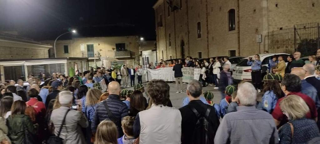 Microcriminalità, la città di Canicattì scende in piazza: “basta alla violenza” – VIDEO