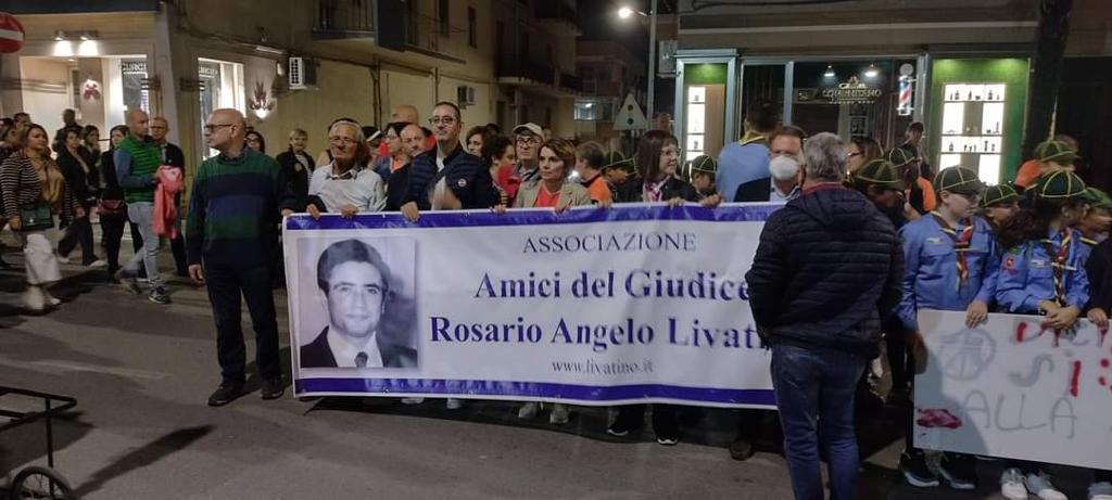 Microcriminalità, la città di Canicattì scende in piazza: “basta alla violenza” – VIDEO