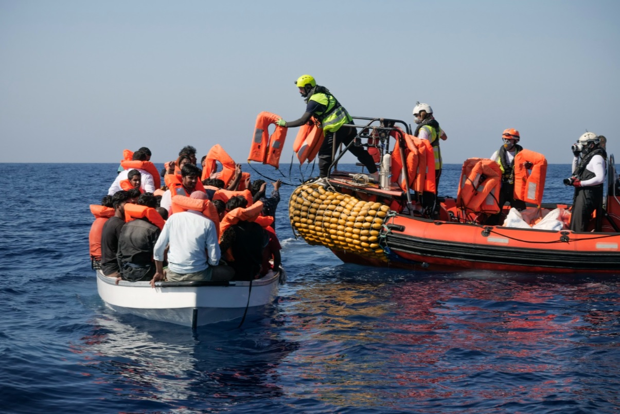 Lampedusa, hotspot al collasso: trasferiti altri 560 migranti