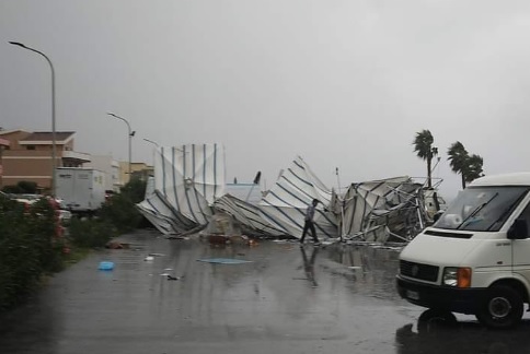 Maltempo, Sicilia sott’acqua: strade inondate e scuole chiuse, la situazione