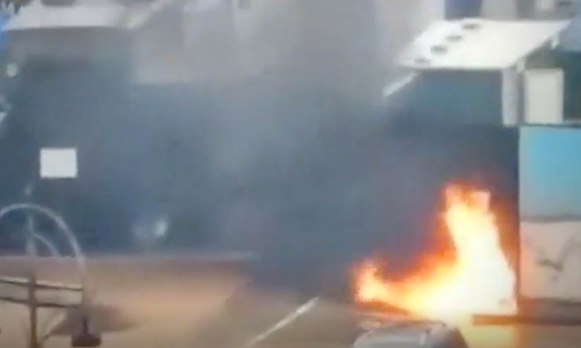 Molotov contro centro migranti a Dover: due feriti