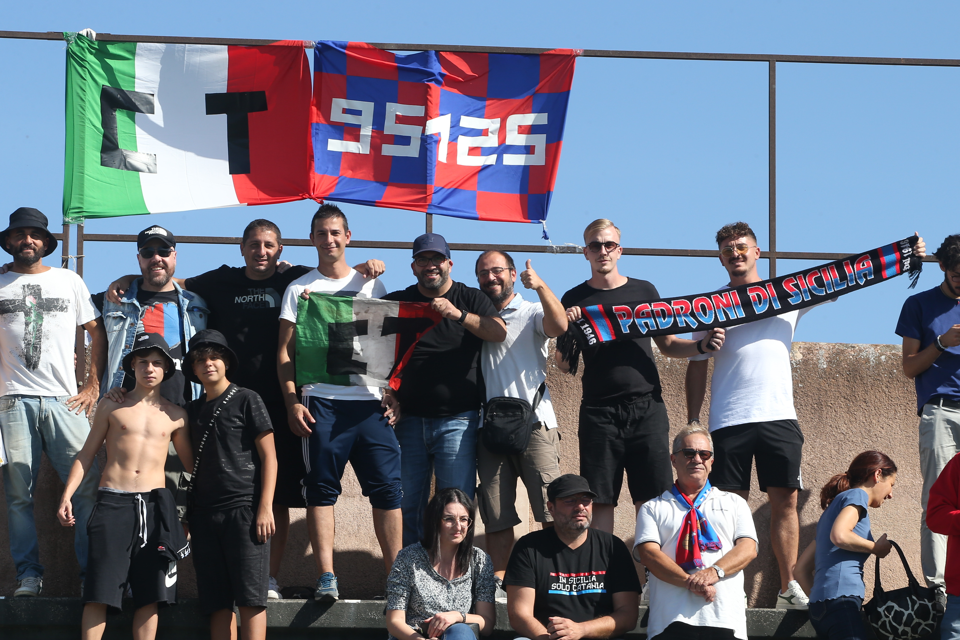 Paternò-Catania, tifosi rossazzurri in festa: le immagini più belle del derby