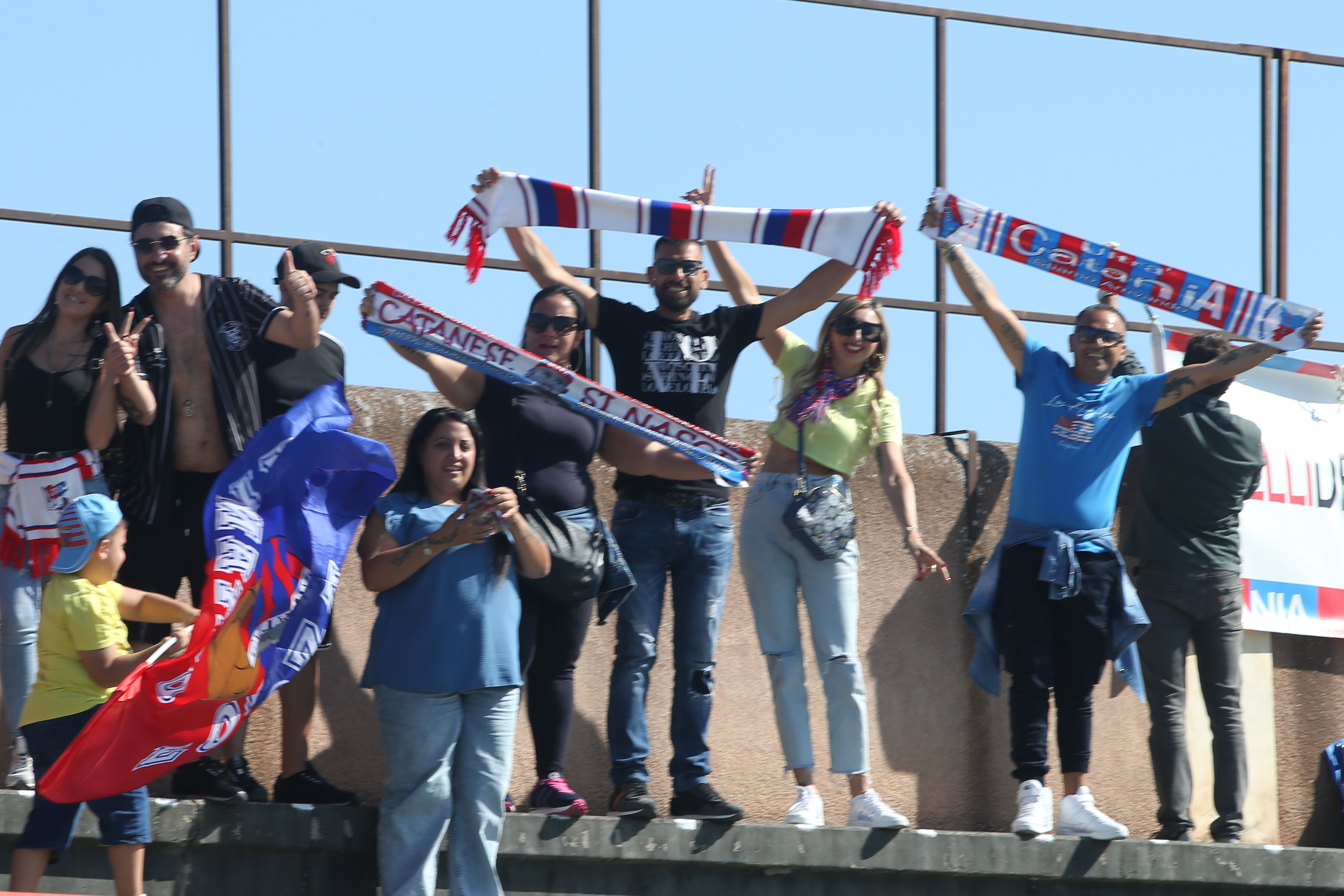 Paternò-Catania, tifosi rossazzurri in festa: le immagini più belle del derby