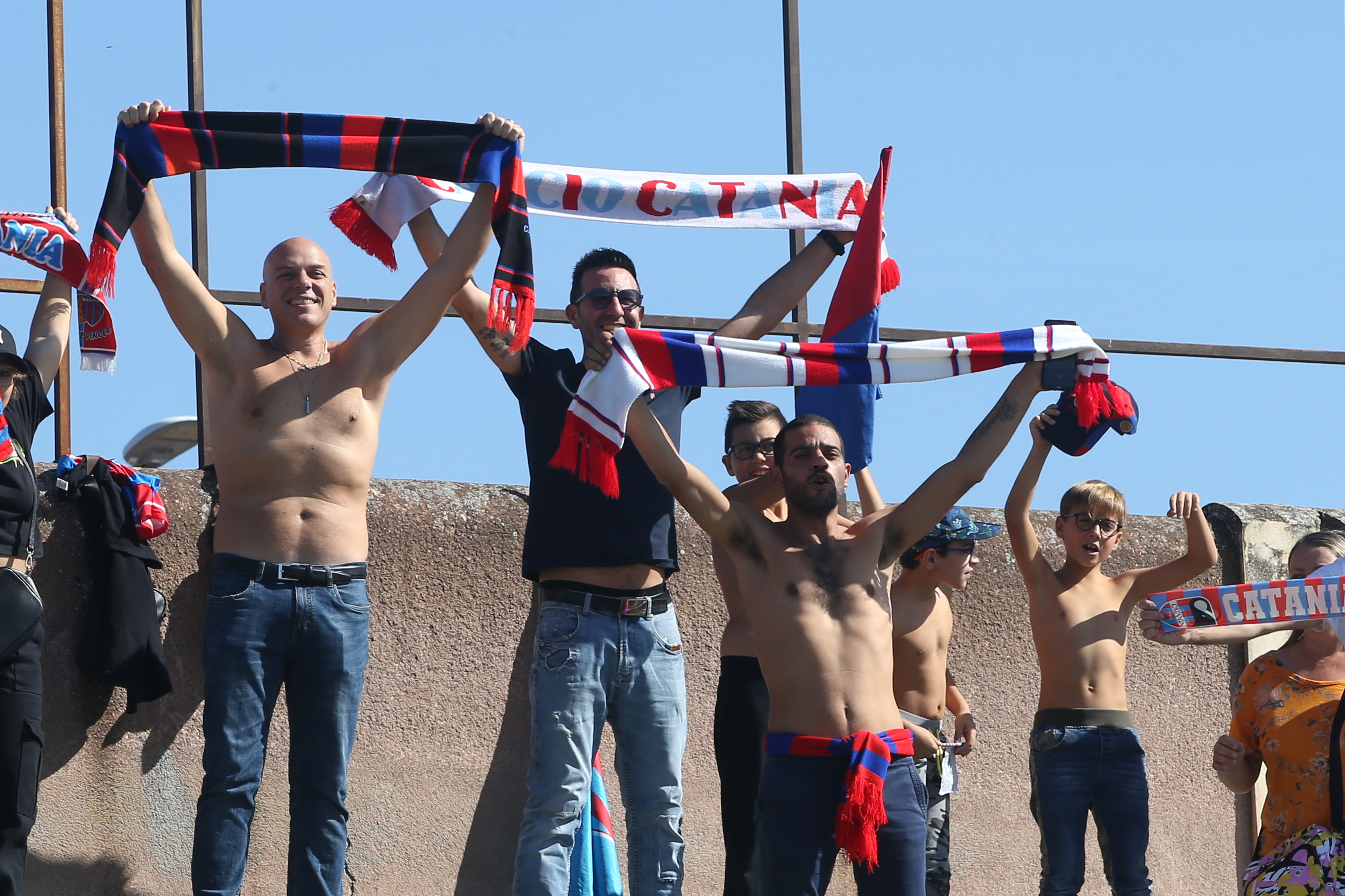 Paternò-Catania, tifosi rossazzurri in festa: le immagini più belle del derby