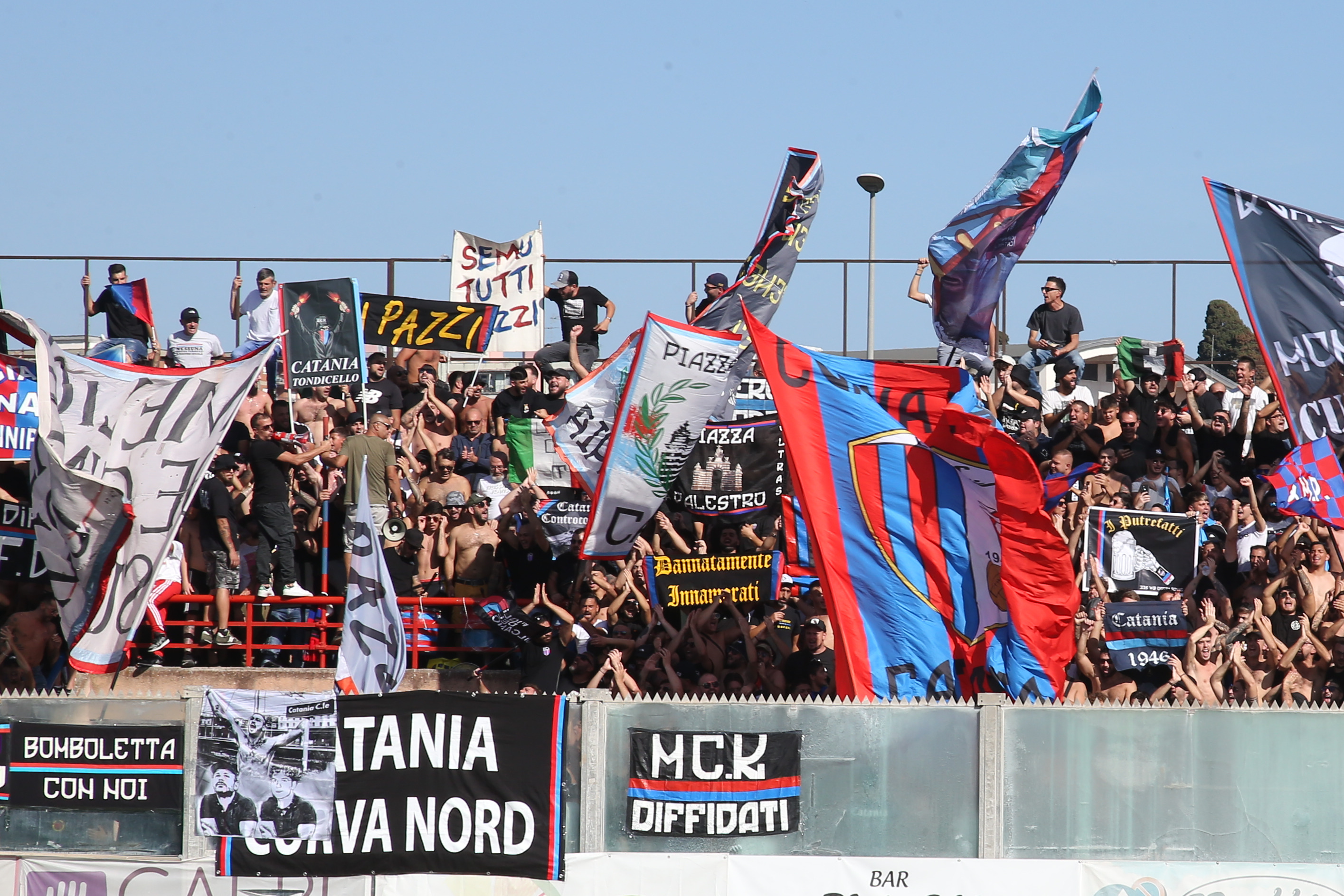 Paternò-Catania, tifosi rossazzurri in festa: le immagini più belle del derby