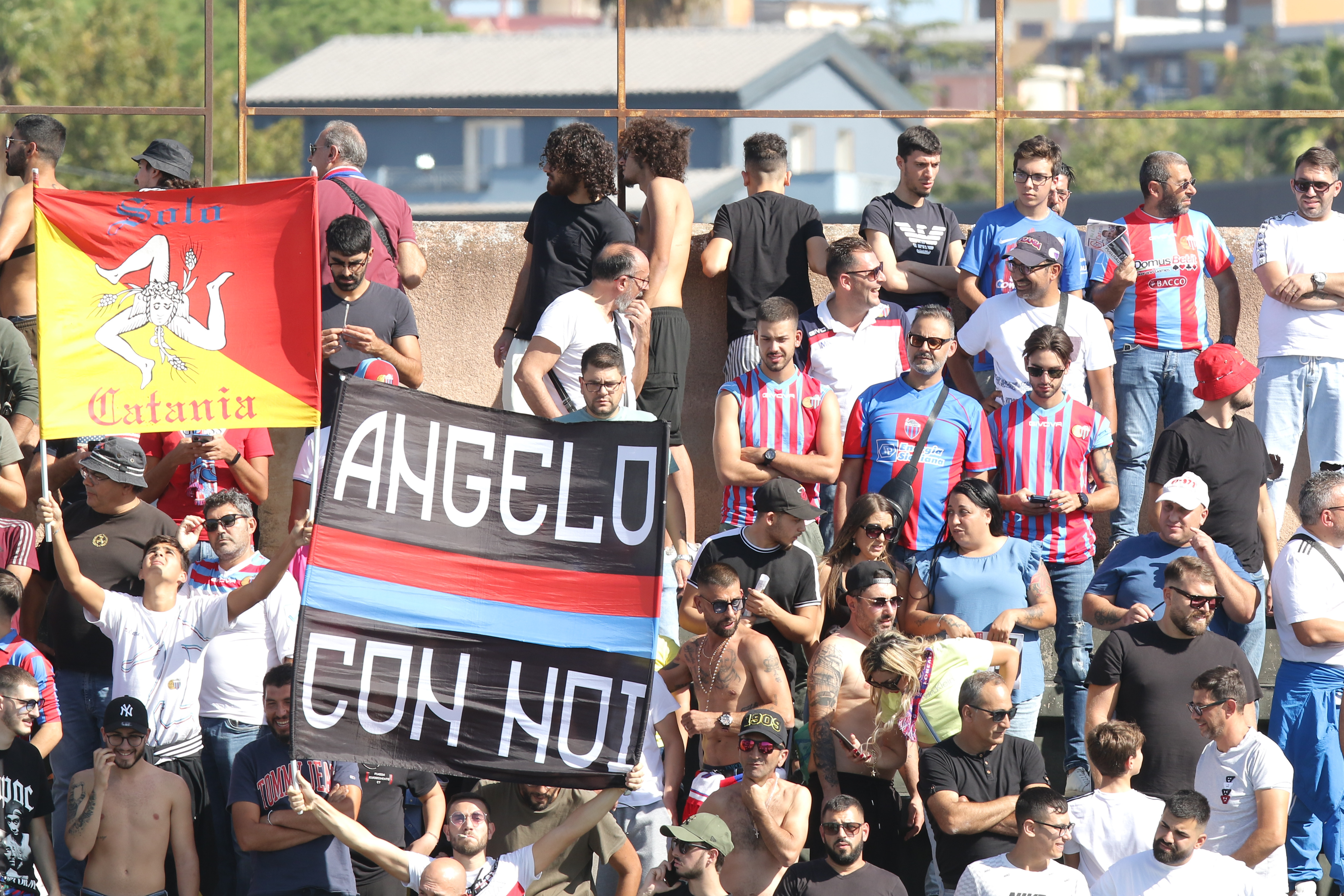 Paternò-Catania, tifosi rossazzurri in festa: le immagini più belle del derby