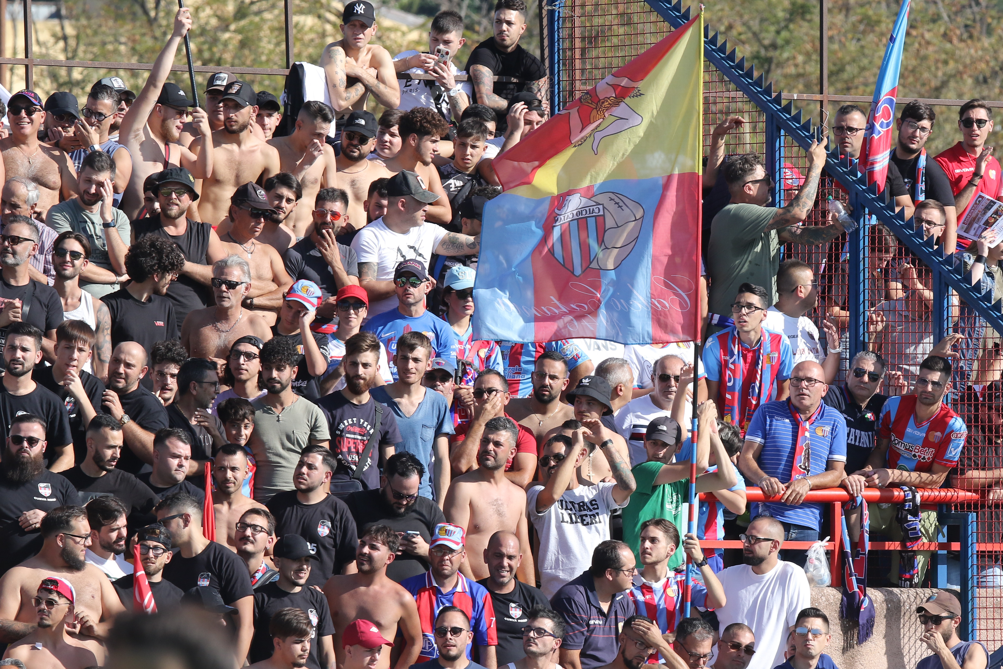 Paternò-Catania, tifosi rossazzurri in festa: le immagini più belle del derby