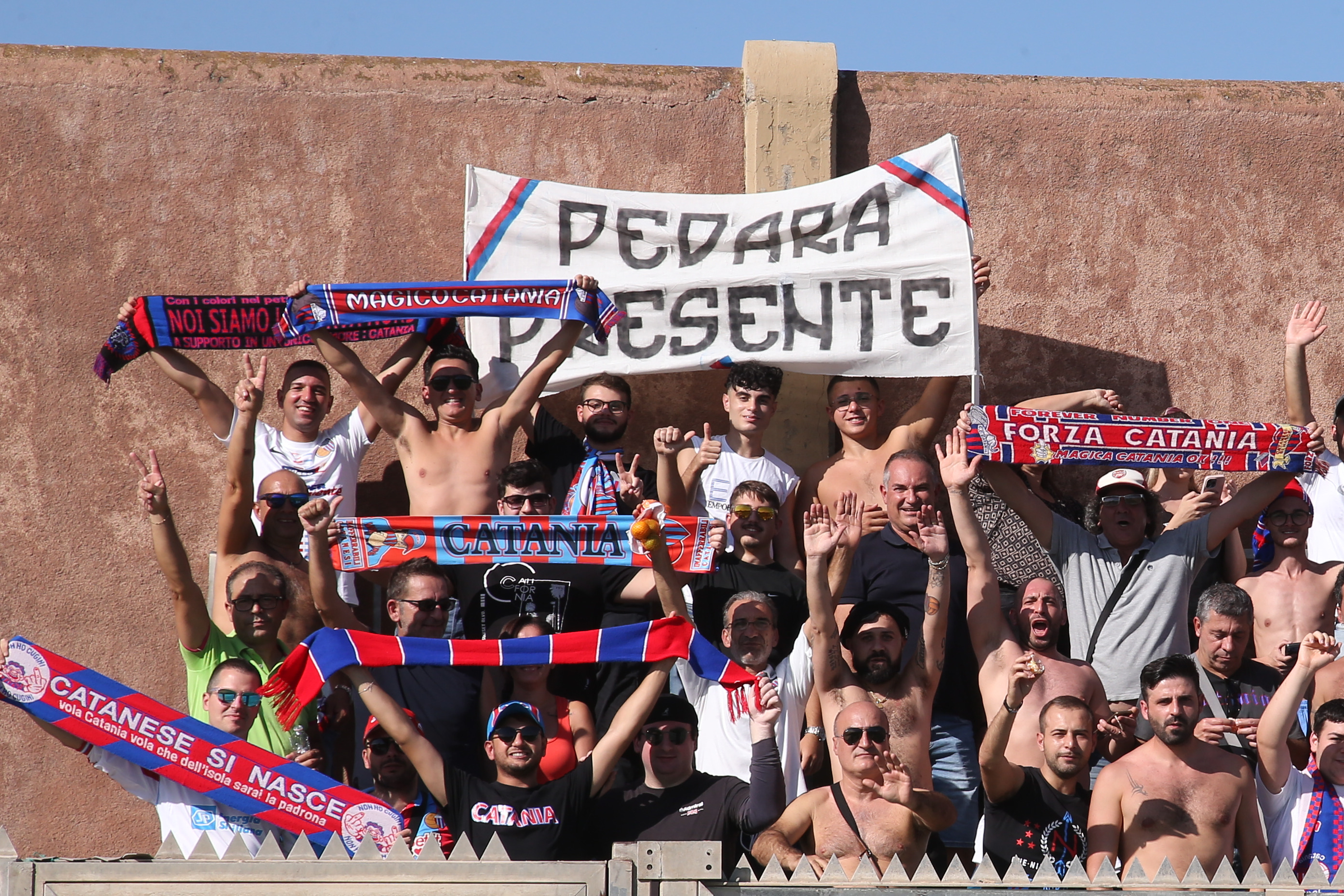 Paternò-Catania, tifosi rossazzurri in festa: le immagini più belle del derby