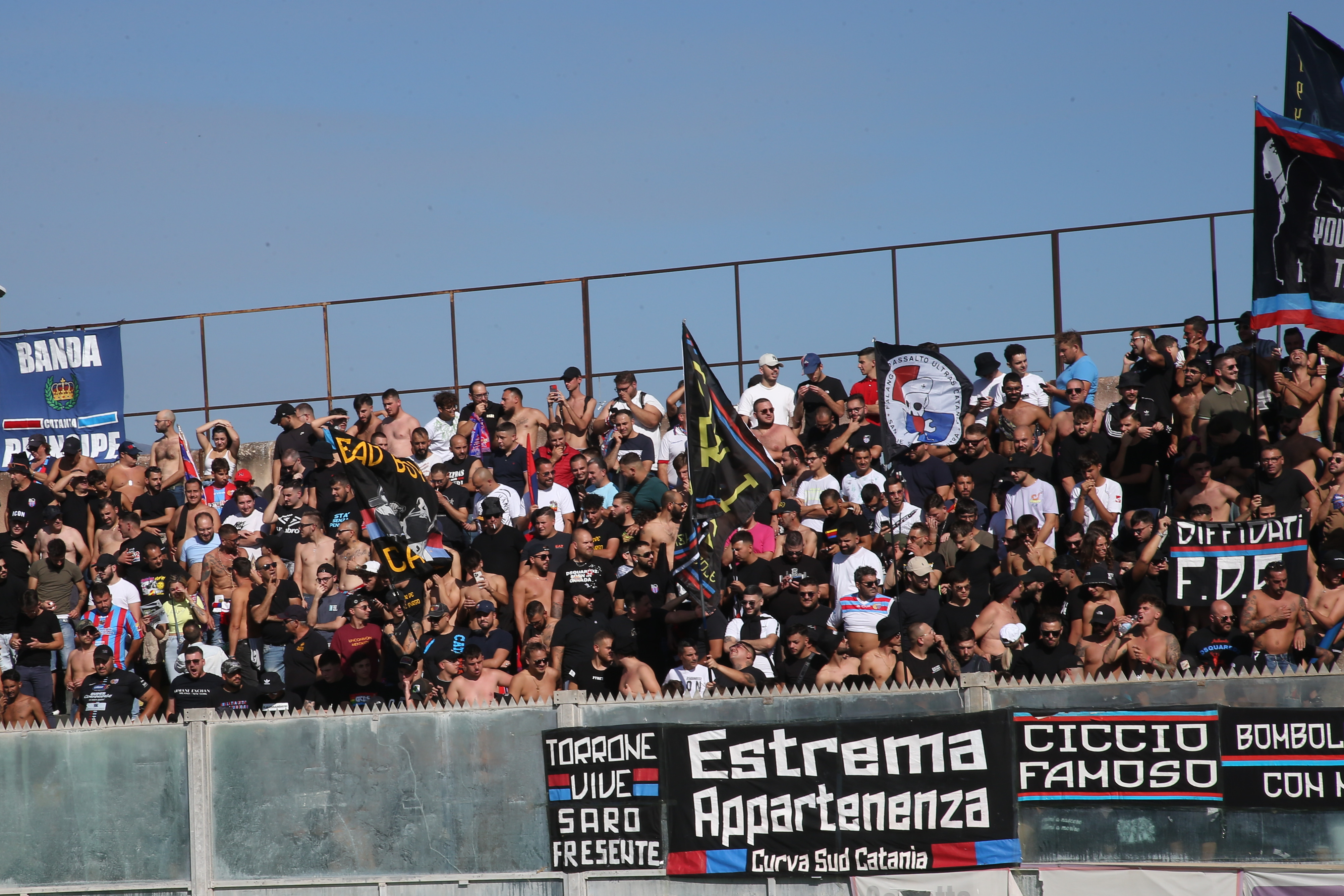 Paternò-Catania, tifosi rossazzurri in festa: le immagini più belle del derby