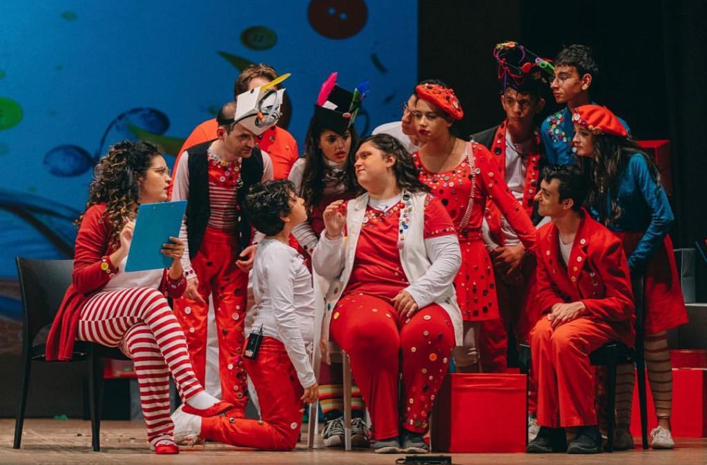 Teatro inclusivo, martedì 18 ottobre ad Acireale la presentazione di “Rosso: la bottega dei bottoni”