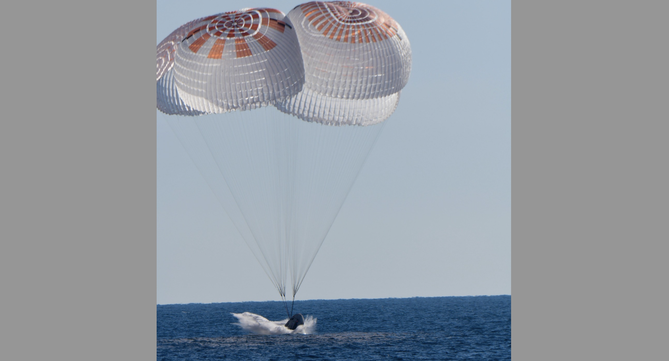 Samantha Cristoforetti è a terra, le immagini straordinarie dell’ammaraggio (foto e video) Samantha Cristoforetti è a terra, le immagini straordinarie dell’ammaraggio (foto e video)