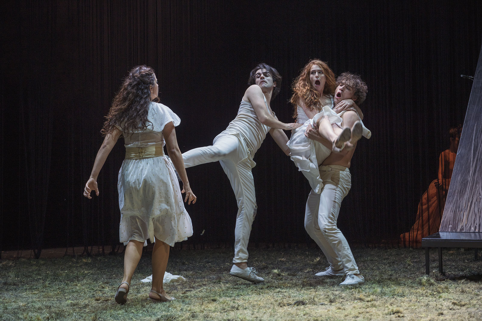 Il “Sogno di una notte di mezza estate” di Shakespeare al Teatro Biondo di Palermo