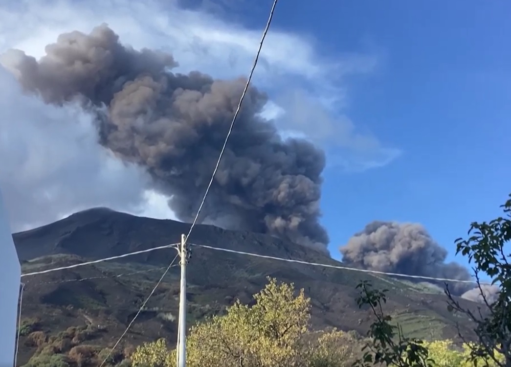 Roghi, alluvioni ed eruzioni: Stromboli, un annus horribilis