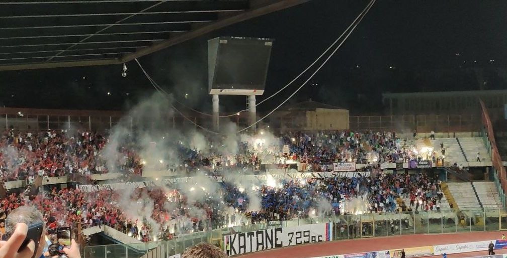 Catania Ssd, la passione dei tifosi non ha limiti: ecco il nuovo record sui club di Serie A e B Catania Ssd, la passione dei tifosi non ha limiti: ecco il nuovo record sui club di Serie A e B