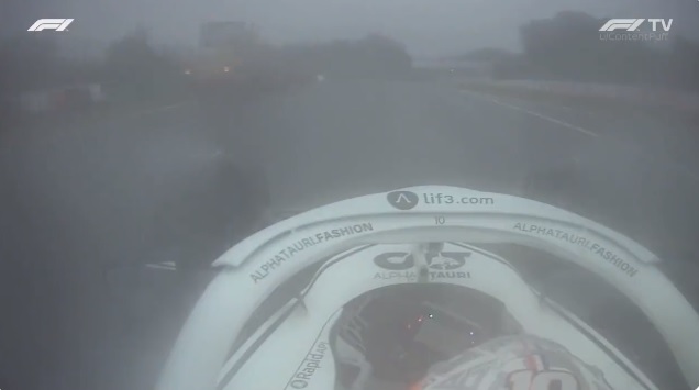 F1, trattore in pista a Suzuka: la rabbia di Gasly e il precedente tragico di Jules Bianchi