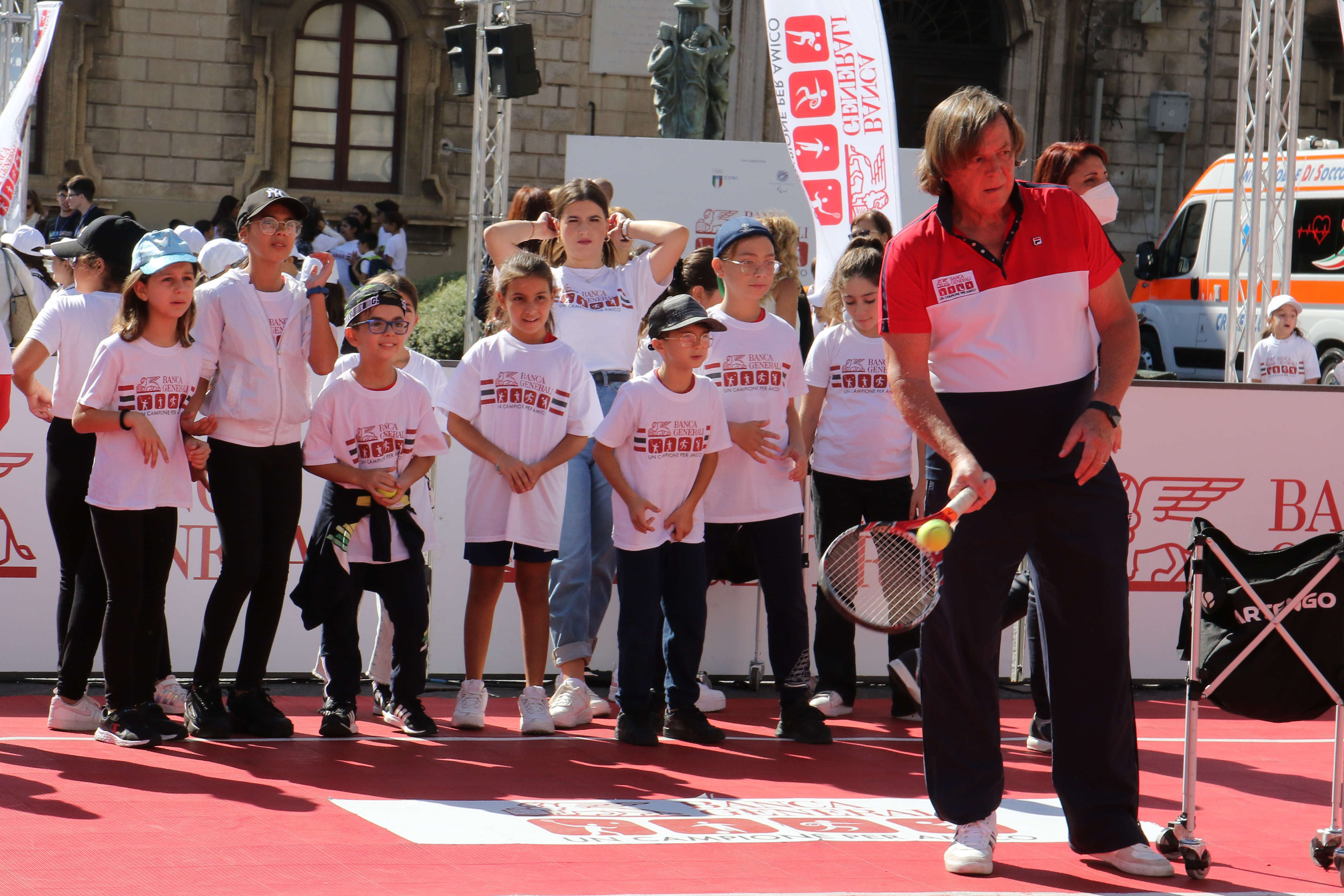 “Un campione per amico”, in piazza Università i giovani incontrano Panatta, Lucchetta e Graziani