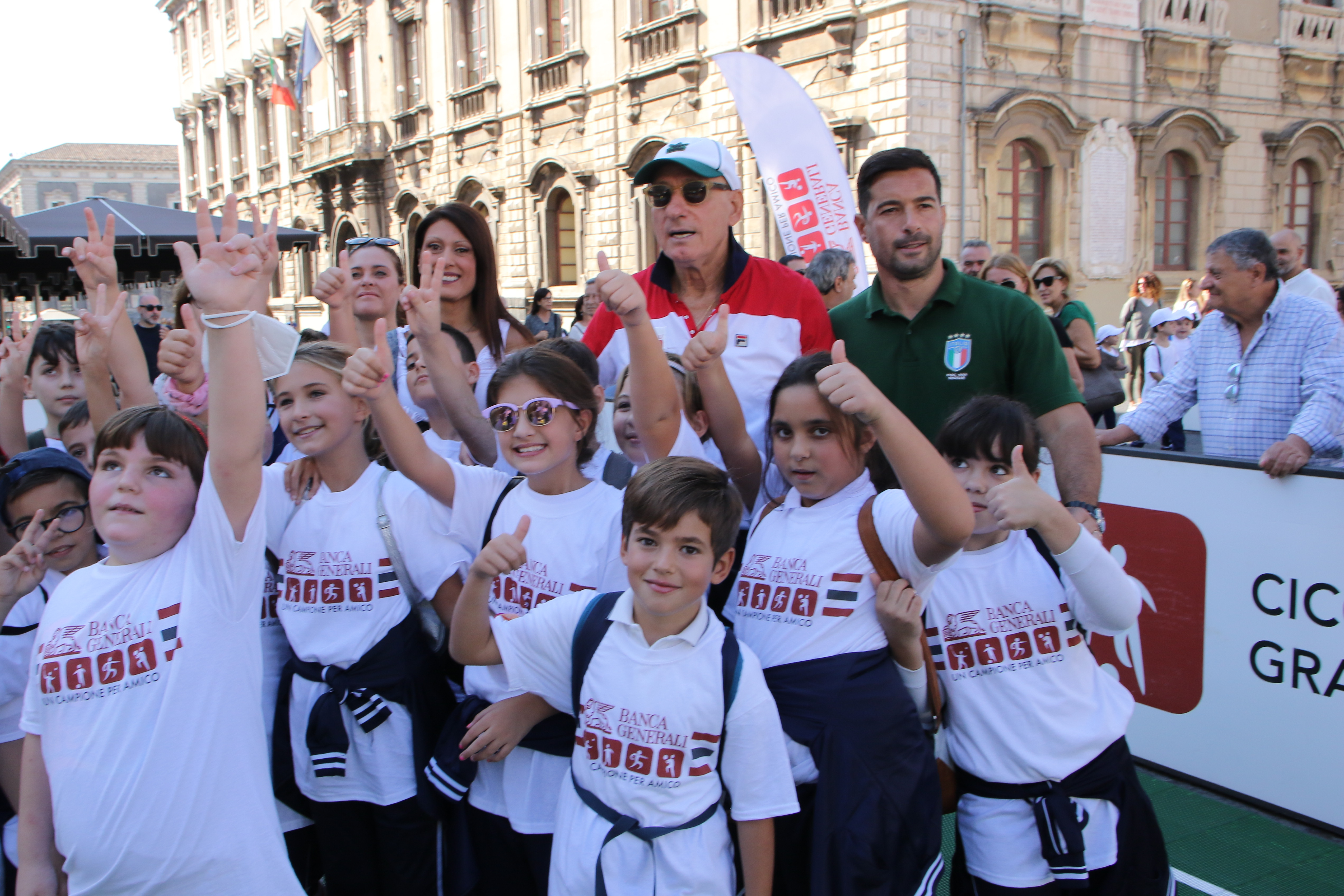 “Un campione per amico”, in piazza Università i giovani incontrano Panatta, Lucchetta e Graziani