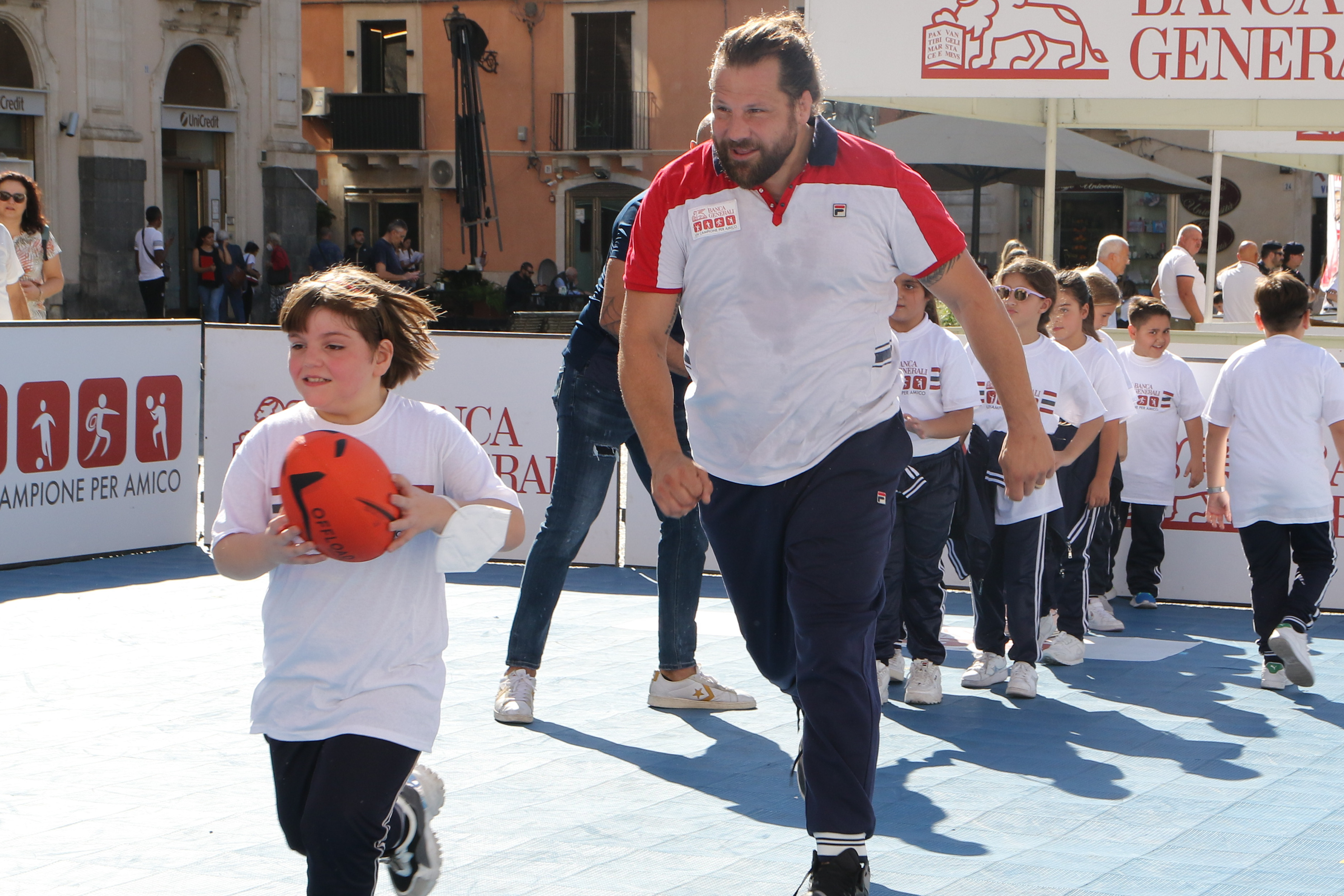 “Un campione per amico”, in piazza Università i giovani incontrano Panatta, Lucchetta e Graziani