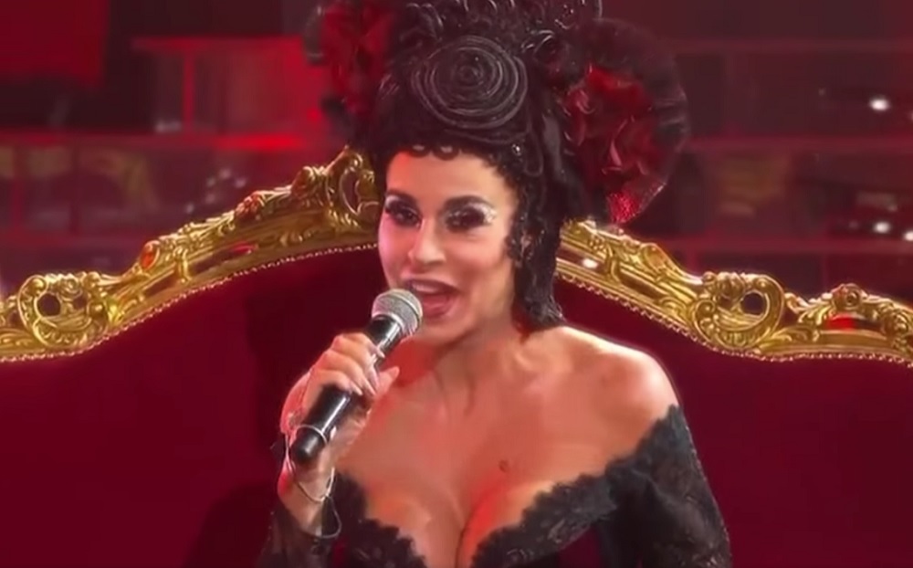 Valeria Marini imita Cher a Tale e Quale Show, Malgioglio infuriato: “Vado via” – VIDEO