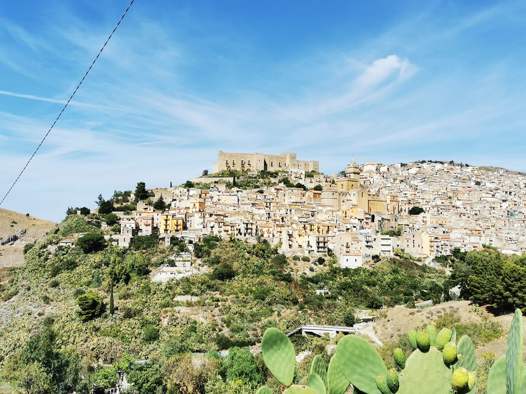 Tragedia a Caccamo:  fa marcia indietro e uccide la moglie