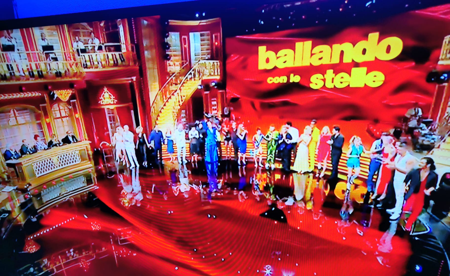 Gran finale per “Ballando con le stelle”: 4 milioni di spettatori incollati alla tv