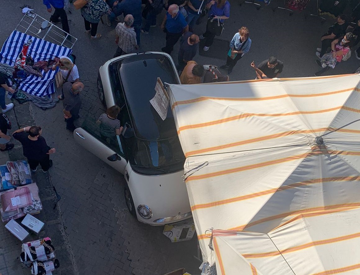 Acquedolci, auto piomba sulla folla alla fiera: ferita una donna