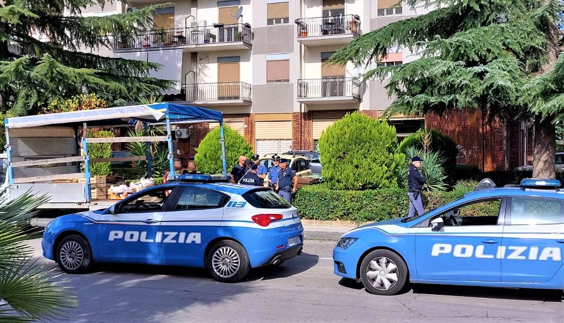 Abusivismo commerciale: a Caltanissetta sanzionati 11 ambulanti