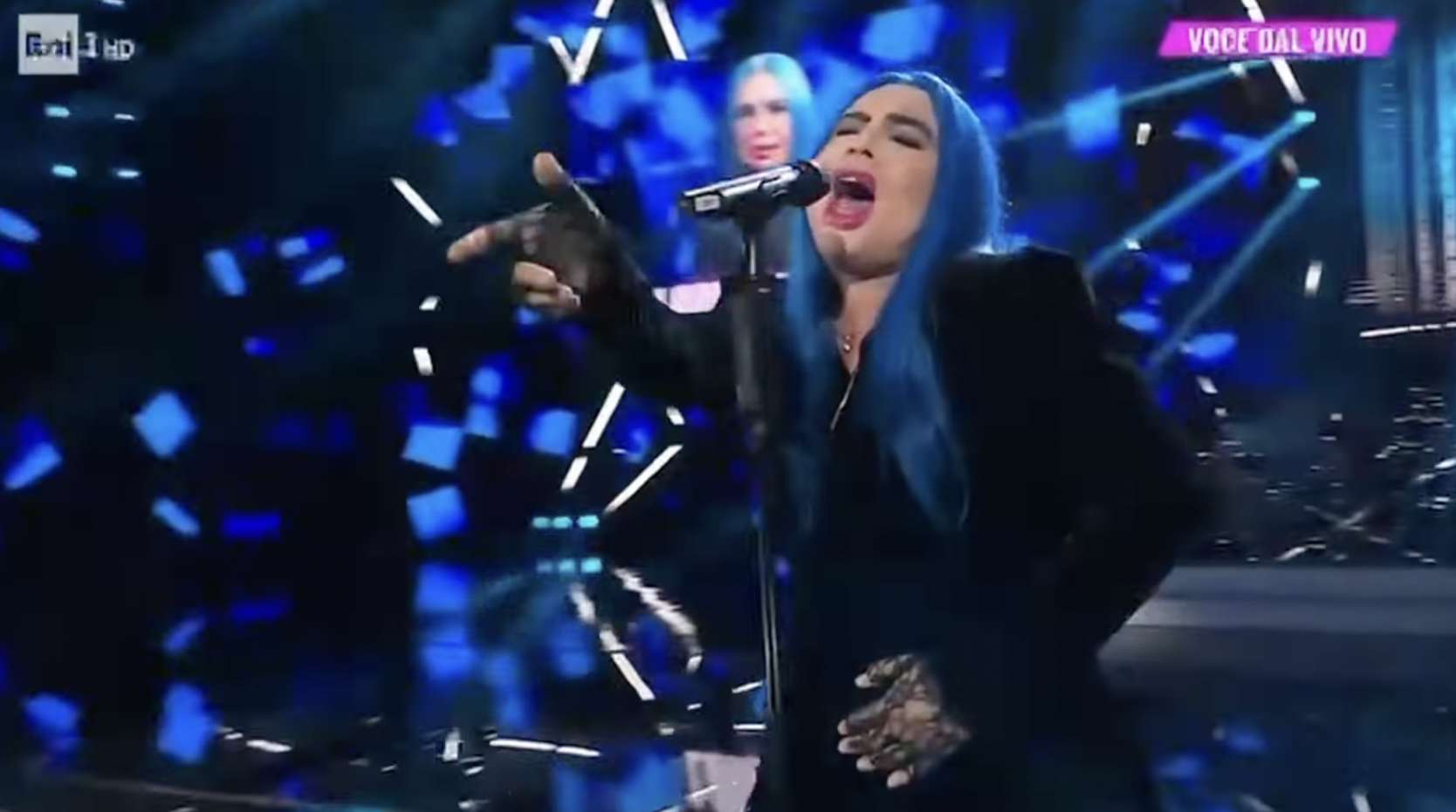 Tale e Quale Show, Antonino Spadaccino si trasforma in Loredana Bertè e trionfa: la classifica della quinta puntata