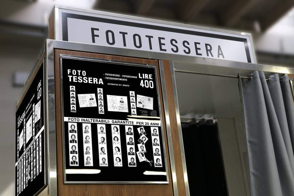 La cabina per fototessere compie 60 anni, le macchinette che anticiparono la moda dei selfie La cabina per fototessere compie 60 anni, le macchinette che anticiparono la moda dei selfie