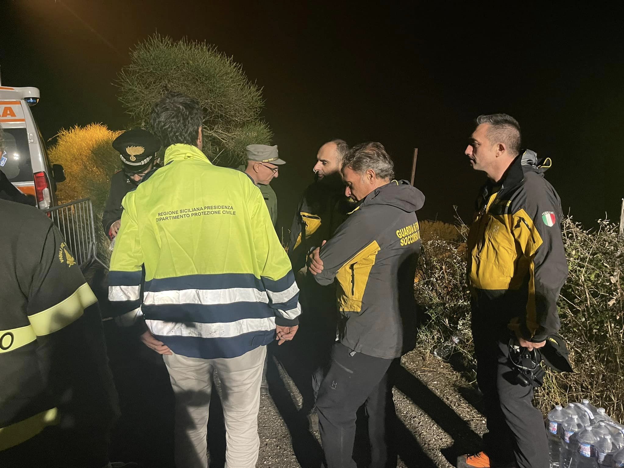 Canadair precipitato, disperata ricerca dei corpi dei due piloti