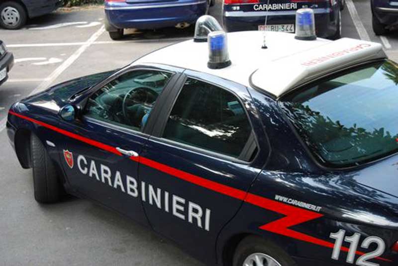 Tragedia in un’abitazione, 70enne ucciso a bastonate: fermato il vicino di casa