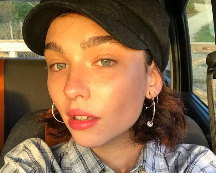 Matilda De Angelis e Pietro Castellitto sempre più innamorati: l’amore sbocciato sul set Matilda De Angelis e Pietro Castellitto sempre più innamorati: l’amore sbocciato sul set