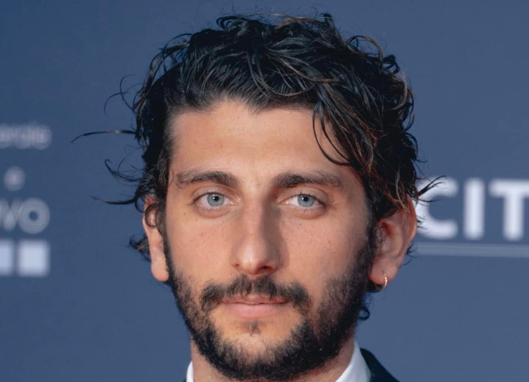 Matilda De Angelis e Pietro Castellitto sempre più innamorati: l’amore sbocciato sul set Matilda De Angelis e Pietro Castellitto sempre più innamorati: l’amore sbocciato sul set