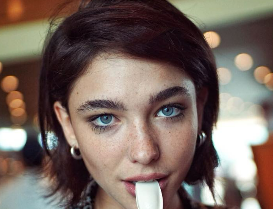 Matilda De Angelis e Pietro Castellitto sempre più innamorati: l’amore sbocciato sul set Matilda De Angelis e Pietro Castellitto sempre più innamorati: l’amore sbocciato sul set