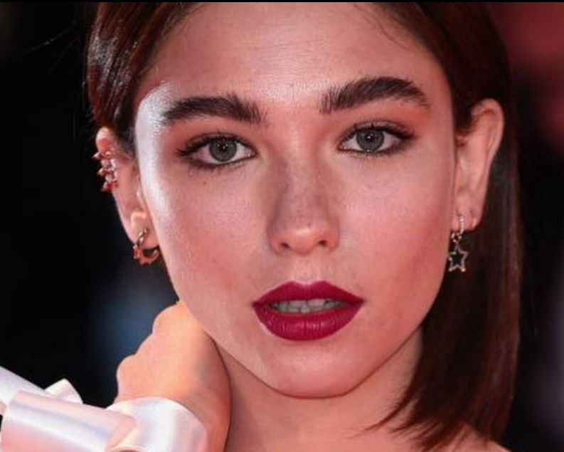 Matilda De Angelis e Pietro Castellitto sempre più innamorati: l’amore sbocciato sul set Matilda De Angelis e Pietro Castellitto sempre più innamorati: l’amore sbocciato sul set