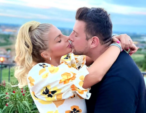 Nozze a dicembre per Francesca Cipriani, gossip sui regali: “Mai chiesto di caricare il nostro iban”