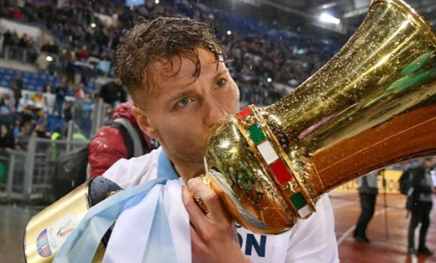 Gioia e dolore per Ciro Immobile, nato il quarto figlio ma arriva lungo stop per infortunio Gioia e dolore per Ciro Immobile, nato il quarto figlio ma arriva lungo stop per infortunio