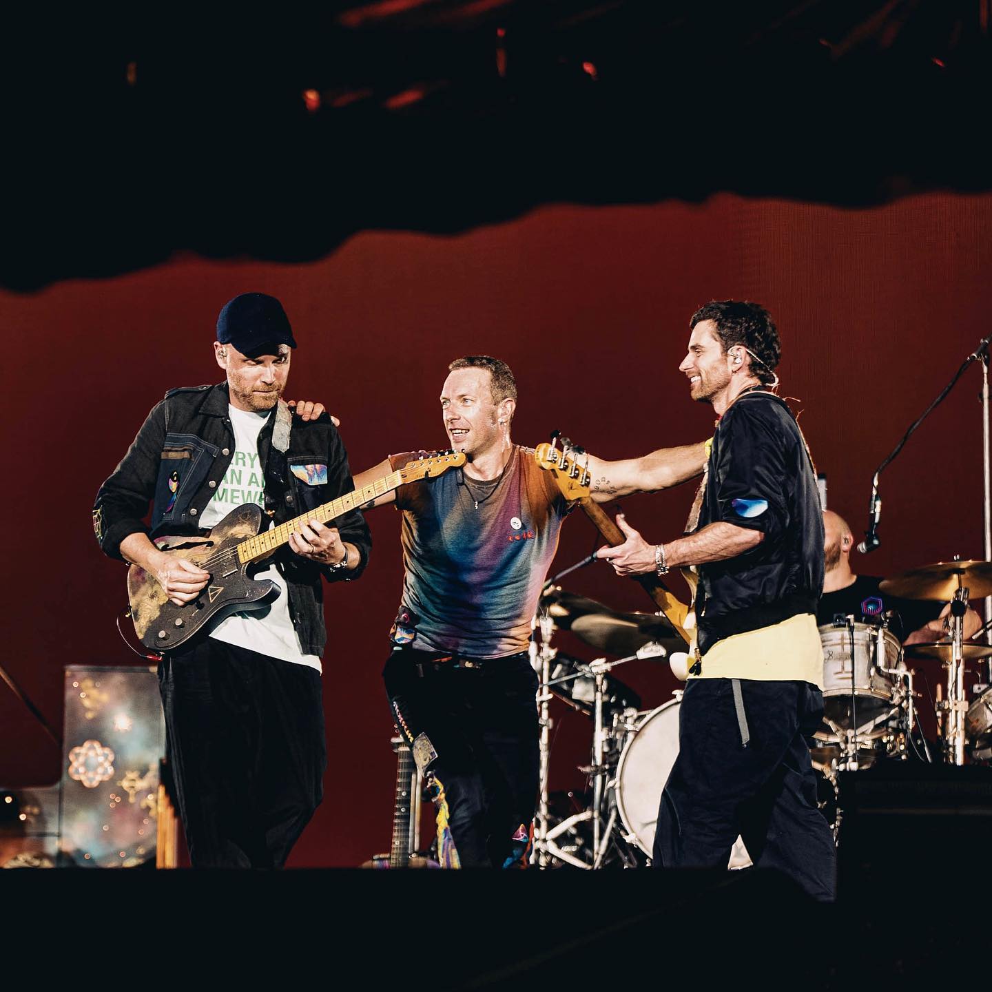 Fan dei Coldplay in ansia, infezione ai polmoni per Chris Martin