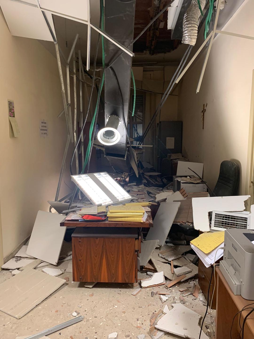 Catania, tragedia sfiorata in Tribunale: crolla solaio di ufficio al terzo piano FOTO