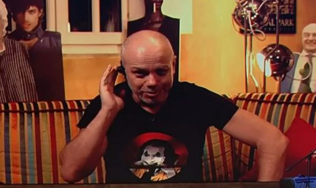 Propaganda Live, Diego Bianchi ha il Covid e conduce da casa: “L’ho preso nelle stanze del potere”