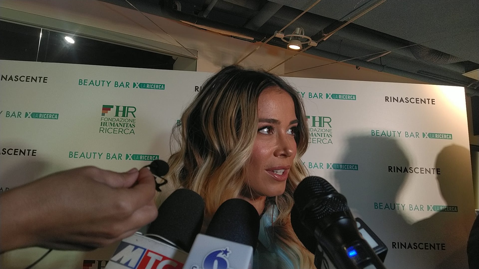 Prevenzione senologica, l’onda rosa parte dalla Sicilia. Diletta Leotta testimonial: “Prevenzione importante”