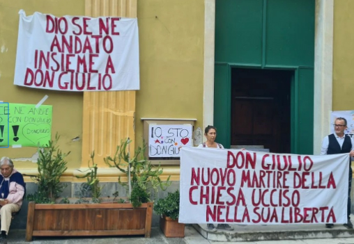 In 400 per Don Giulio, prete sospeso per le sue posizioni su gay, aborti e eutanasia In 400 per Don Giulio, prete sospeso per le sue posizioni su gay, aborti e eutanasia