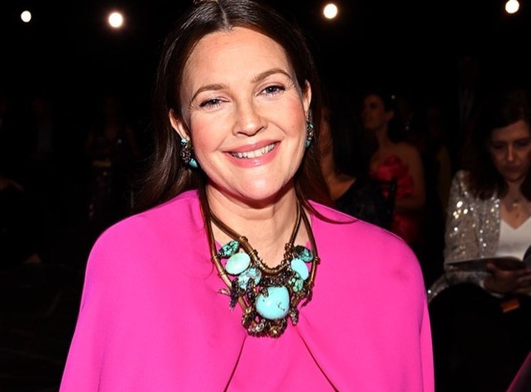 La confessione di Drew Barrymore: “Non faccio sesso da 6 anni, non è una priorità” La confessione di Drew Barrymore: “Non faccio sesso da 6 anni, non è una priorità”