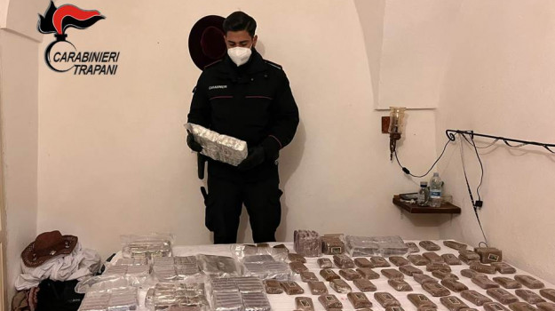 Pantelleria: fermati con 138 chili di hashish, condannati a 2 anni e 8 mesi