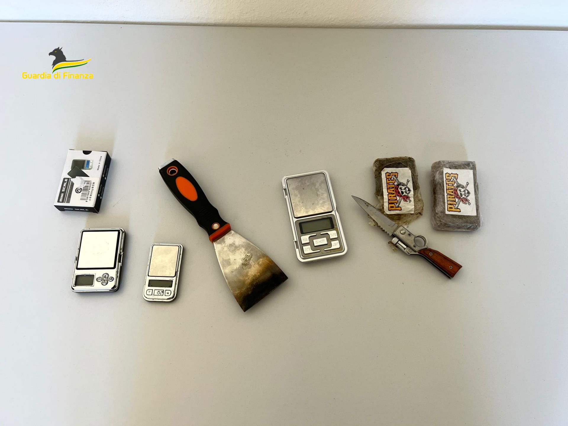 Rosolini, spaccio di droga tra le case popolari: un arresto