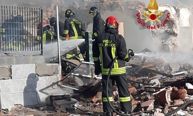 Lucca, palazzina esplosa: donna incinta ustionata, è nato il bimbo