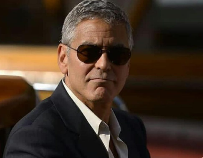 Incassi al cinema, la coppia Clooney-Roberts subito in testa con “Ticket to Paradise”