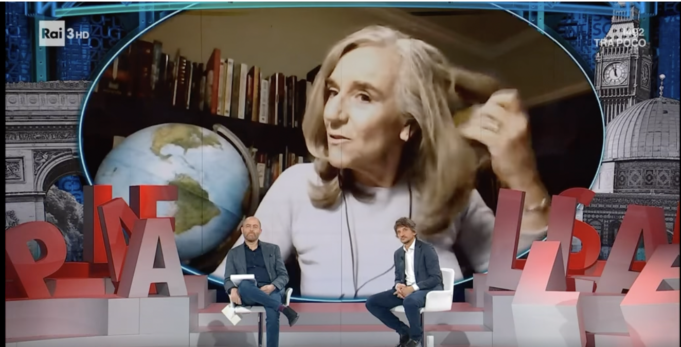 Giovanna Botteri si taglia una ciocca di capelli in tv per solidarietà alle iraniane – Video