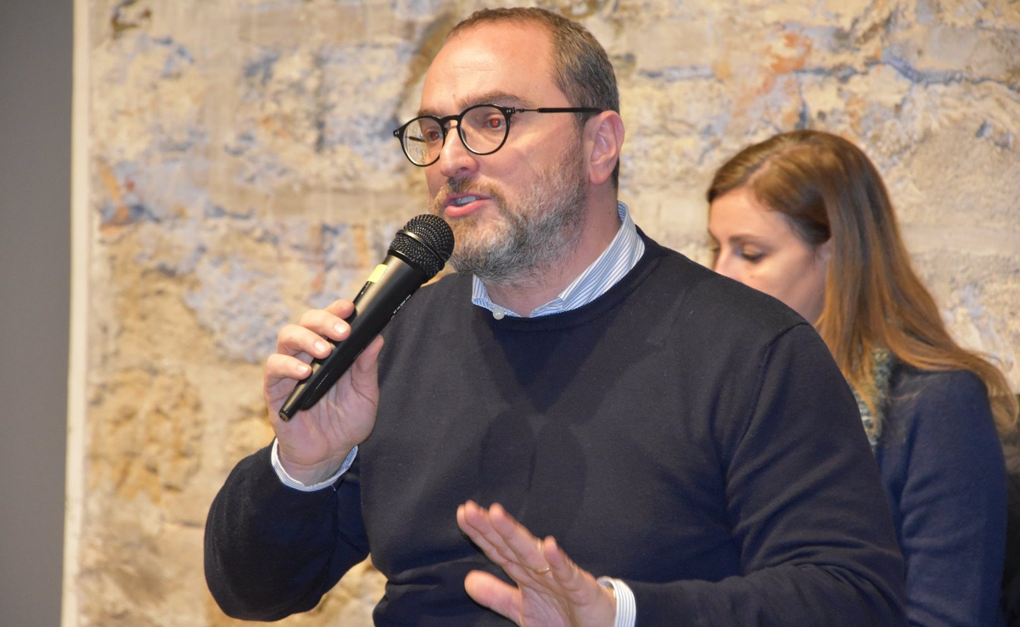 Ex assessore Catania ai suoi haters: “Le sentenze arriveranno presto, intanto vi cancello”