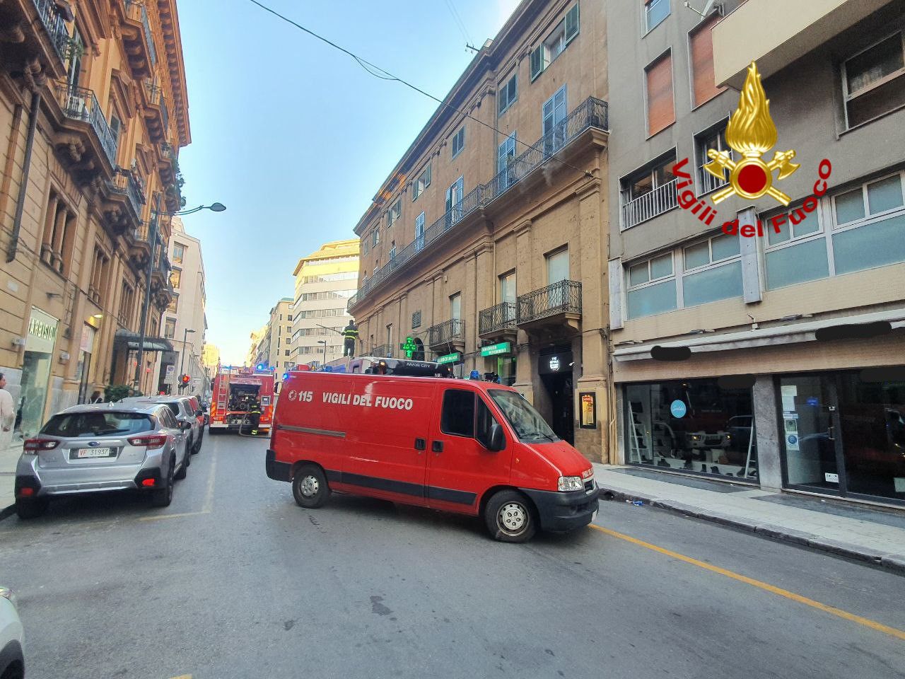 Incendio in un negozio di abbigliamento a Palermo Incendio in un negozio di abbigliamento a Palermo